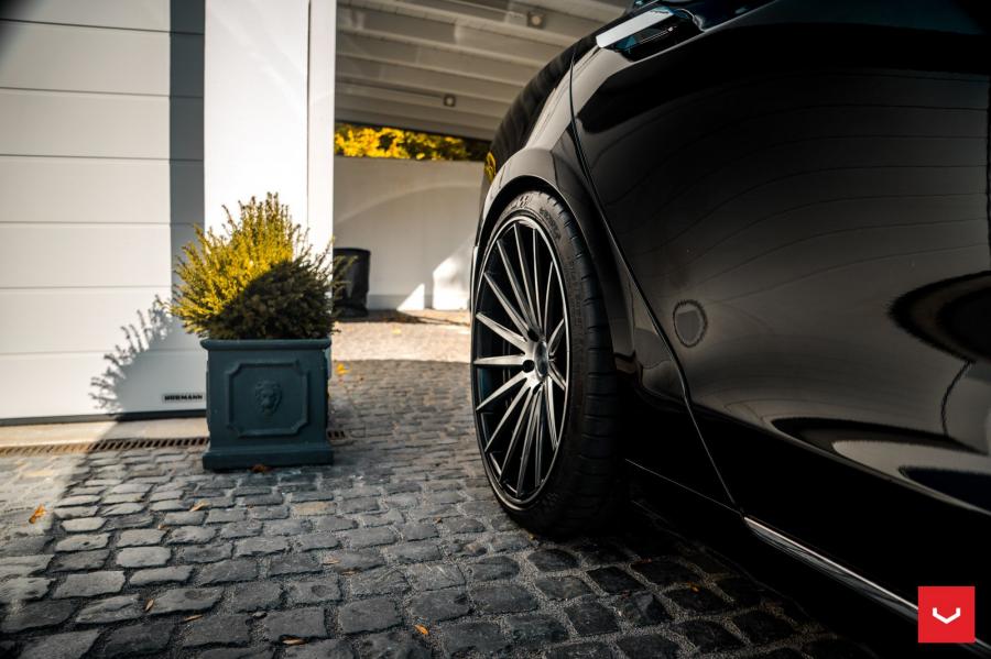 Детали экстерьера Tesla Model S on Vossen Wheels (VFS-2) 2018 года  (фото 31 из 43)